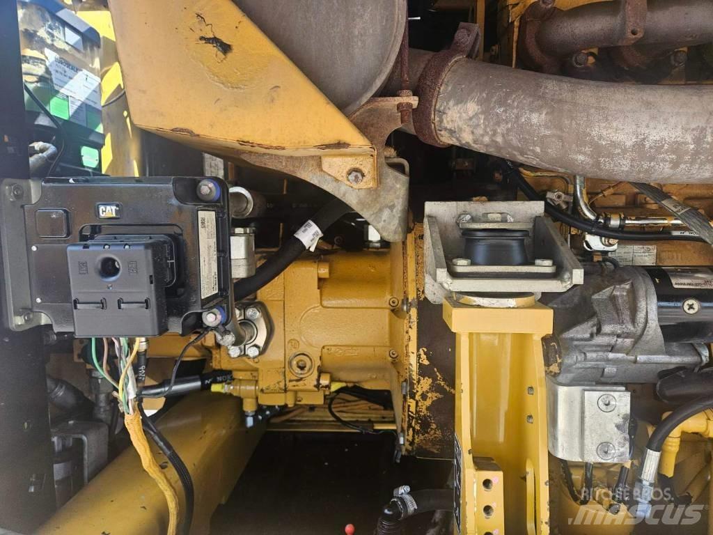CAT M 316 D Gumikerekes kotrók