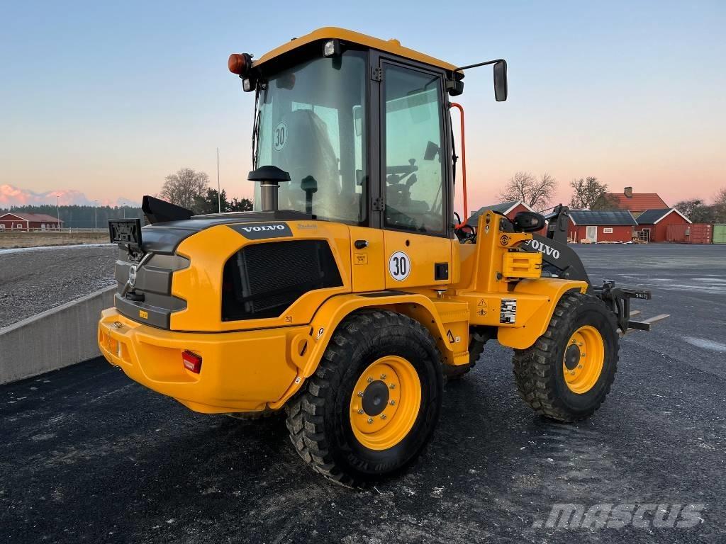 Volvo L30 HS Gumikerekes homlokrakodók