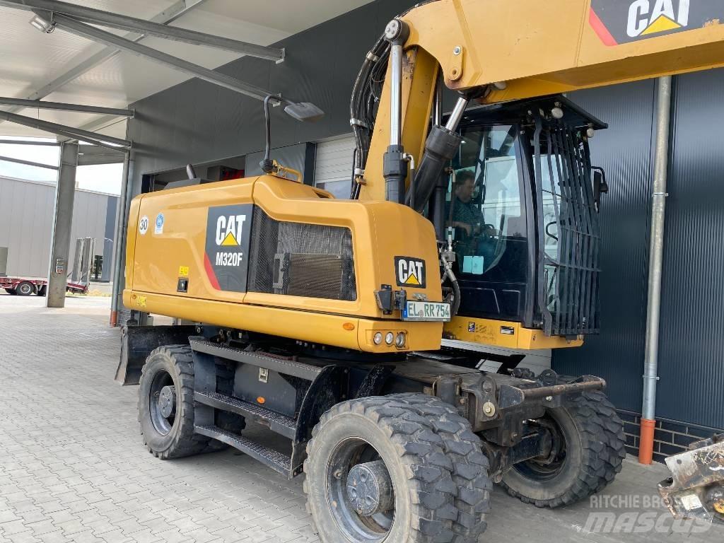 CAT M 320 F Gumikerekes kotrók
