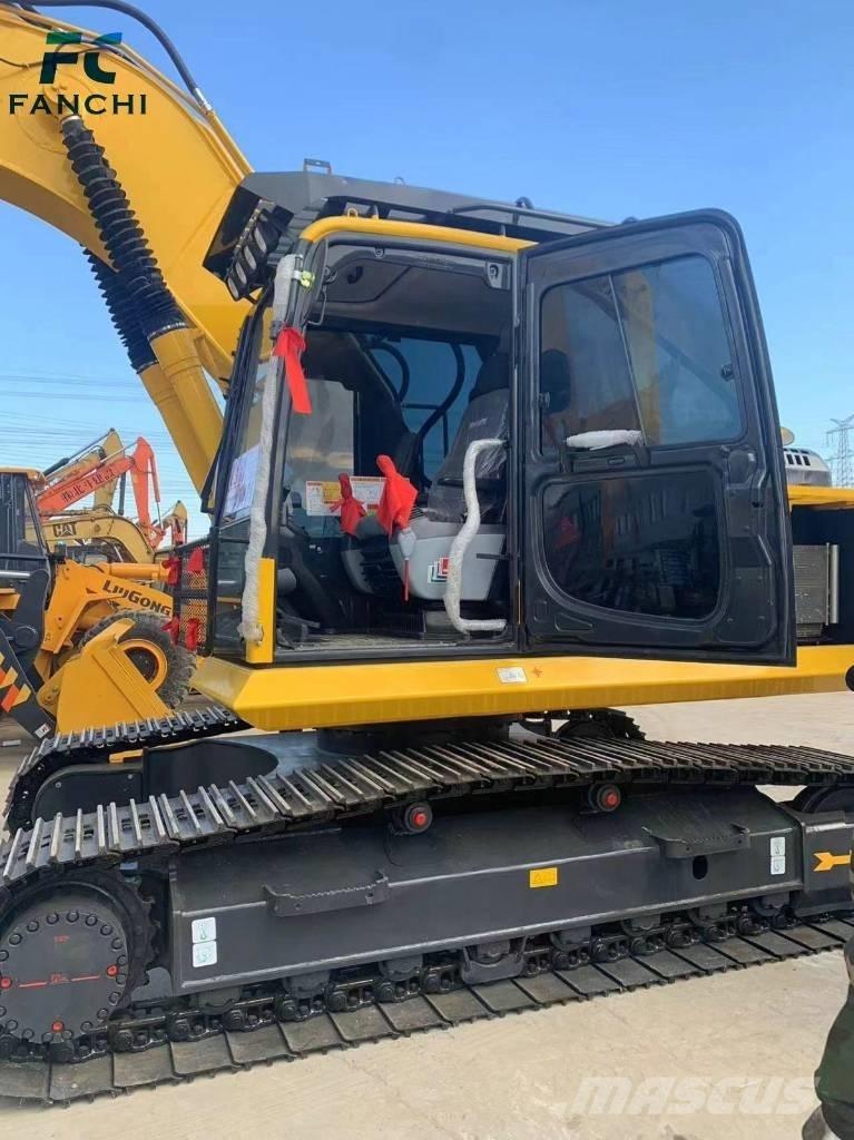 Komatsu PC 210 Mini kotrók < 7t