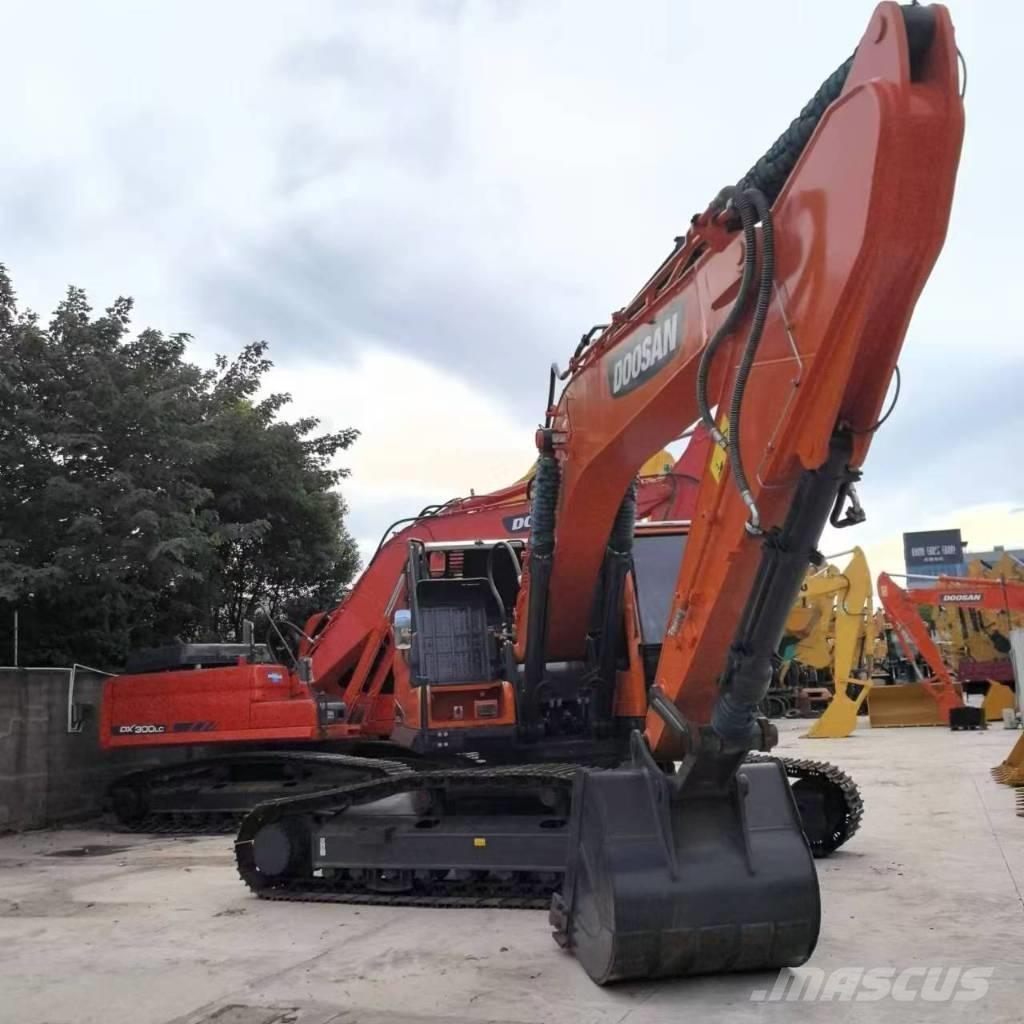Doosan DX 300 Lánctalpas kotrók
