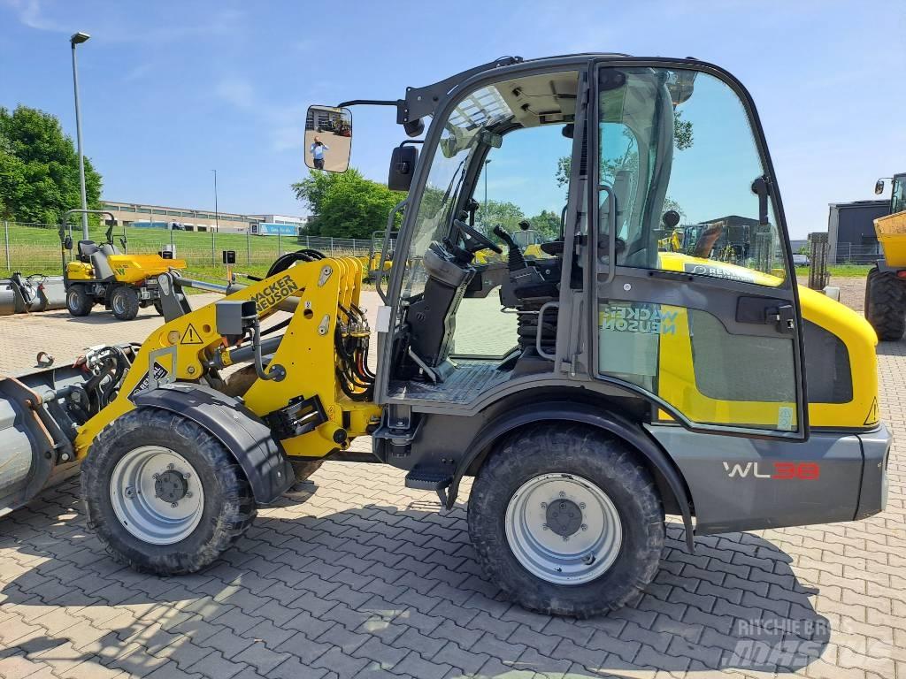 Wacker Neuson WL38 Gumikerekes homlokrakodók
