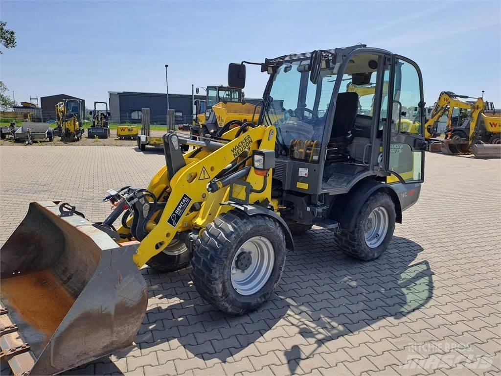 Wacker Neuson WL38 Gumikerekes homlokrakodók