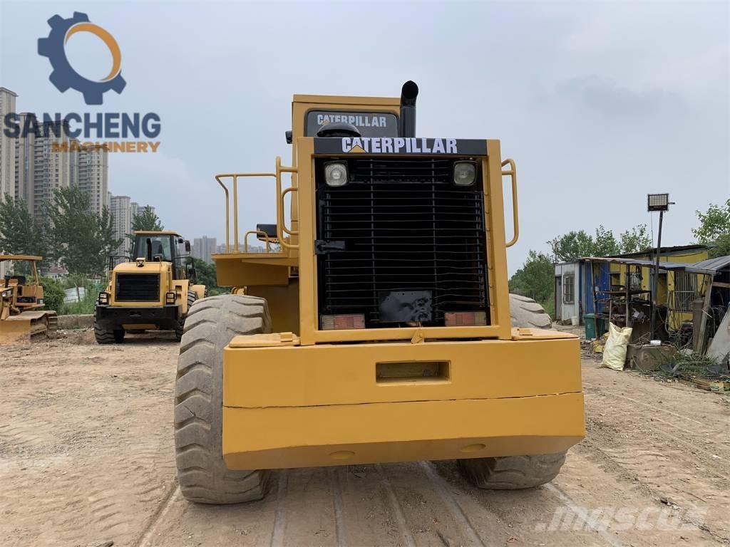 CAT 950 E Gumikerekes homlokrakodók