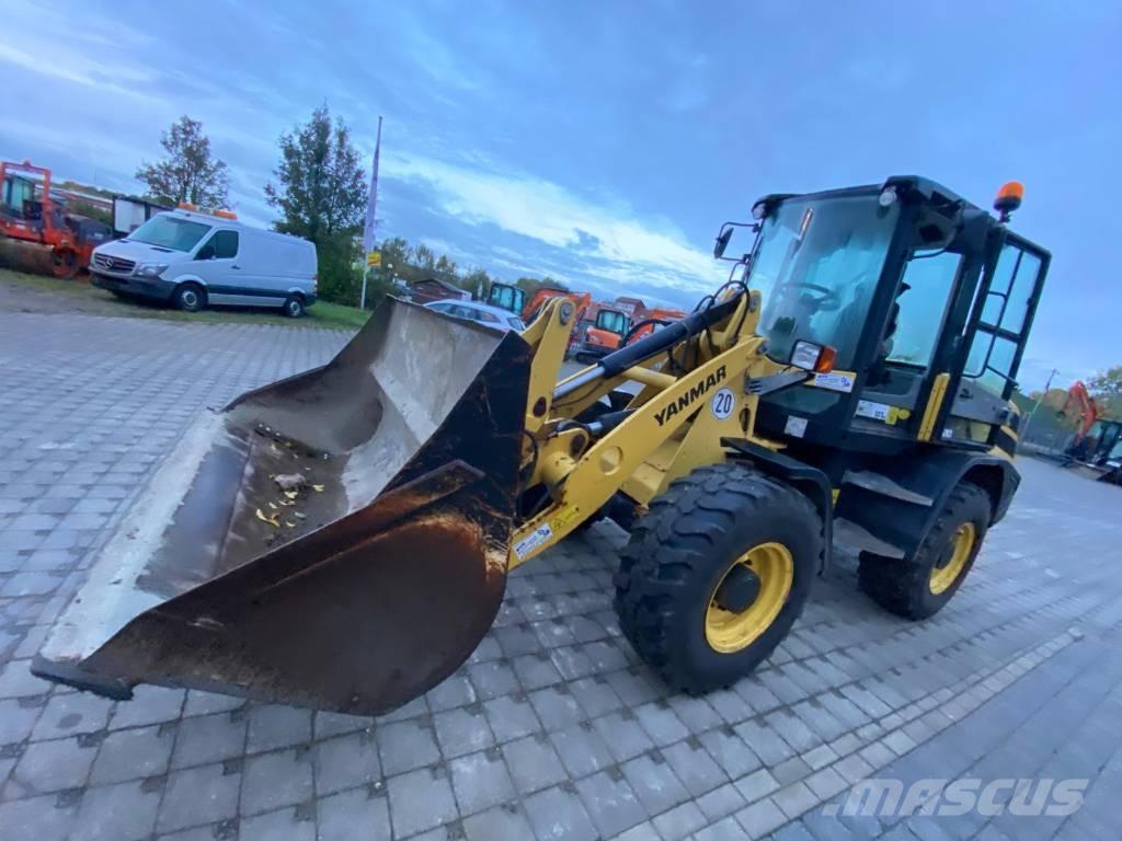Yanmar V 100 Gumikerekes homlokrakodók