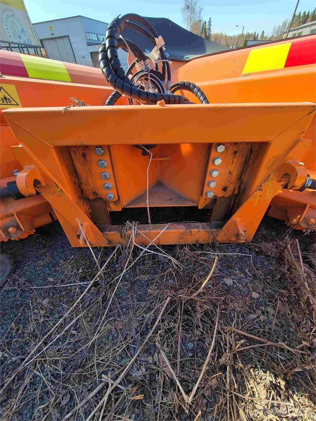 FMG nivelaura 390 Hóeltakarítók