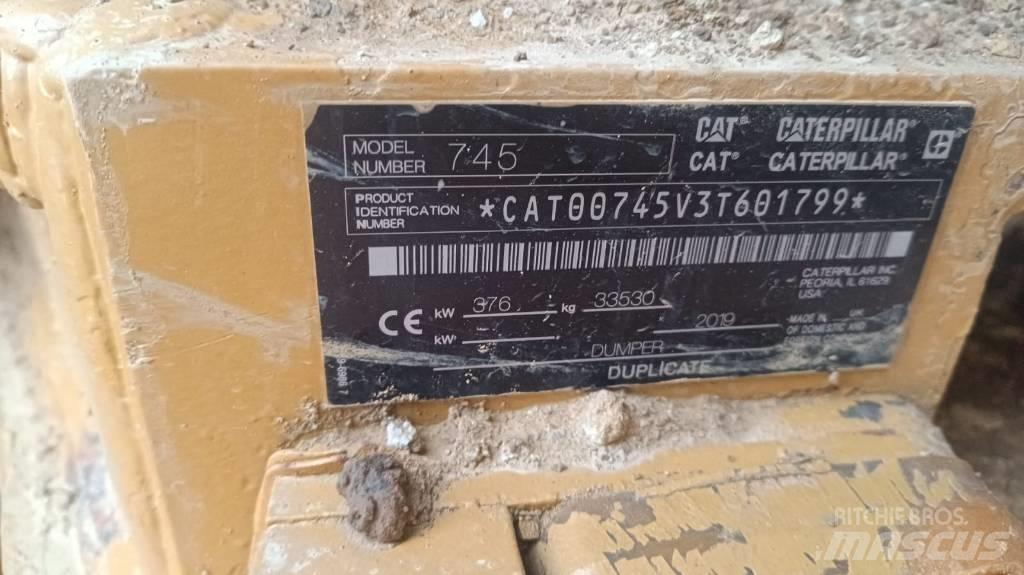 CAT 745 Csuklósdömperek