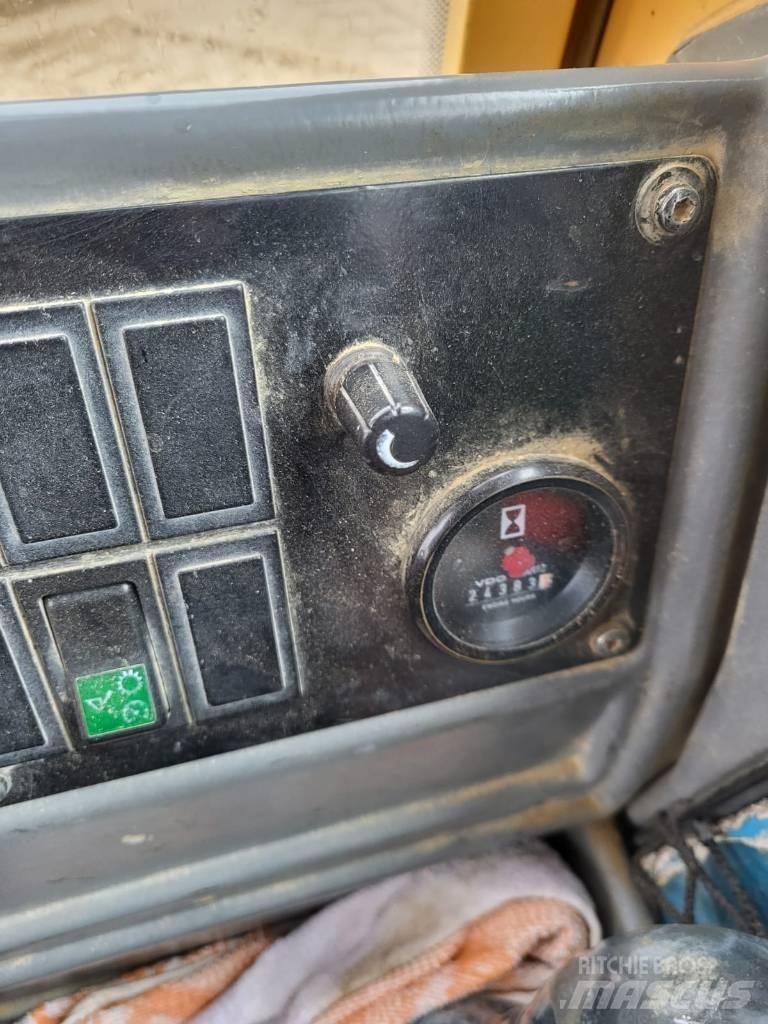 Volvo L 180 E Gumikerekes homlokrakodók