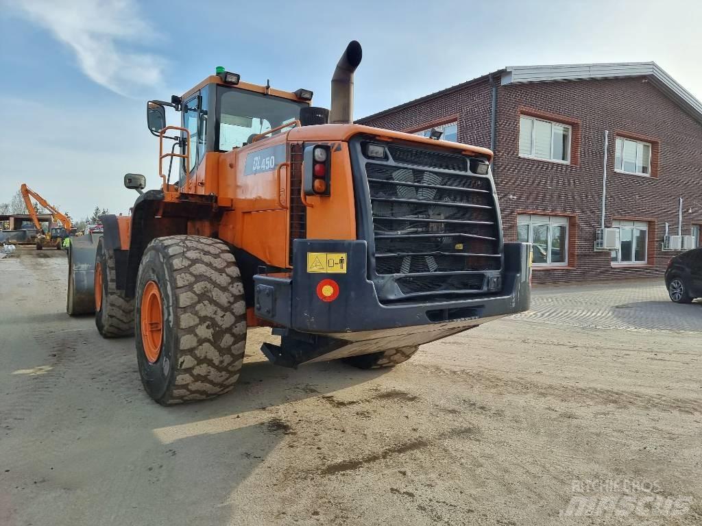 Doosan DL 450 Gumikerekes homlokrakodók