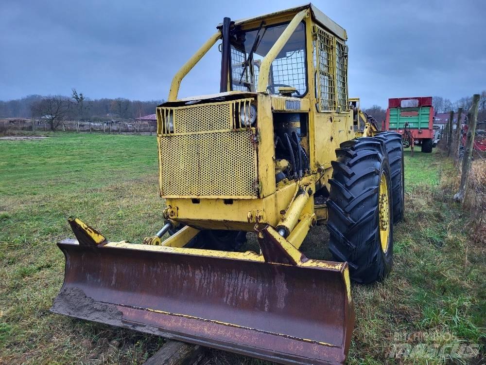 LKT 81 Vonszolók