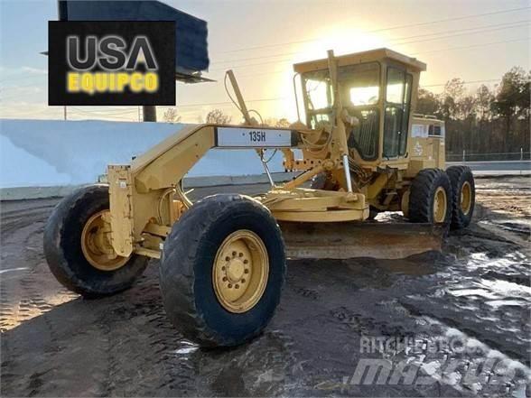 CAT 135H Gréderek