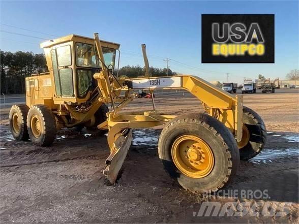 CAT 135H Gréderek