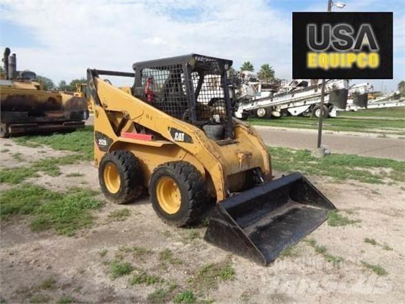 CAT 252B3 Kompaktrakodók