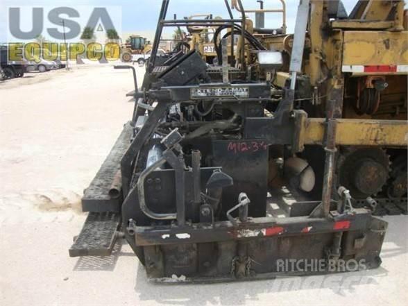 CAT AP-1050B Aszfalt terítõ gépek