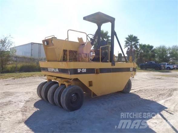 CAT PS-130 Pneumatikus kerekes hengerek
