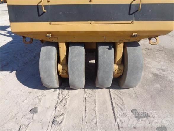 CAT PS-130 Pneumatikus kerekes hengerek
