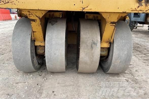 CAT PS-200B Pneumatikus kerekes hengerek