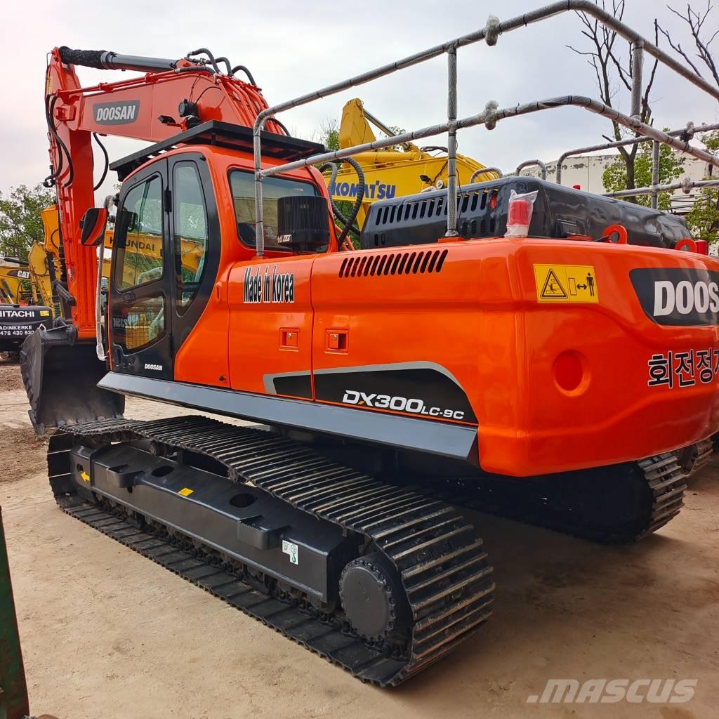 Doosan DX 300 Lánctalpas kotrók