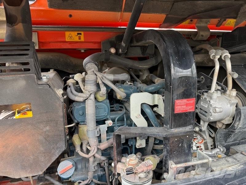 Kubota KX 080-4 Közepes (midi) kotrók 7 t - 12 t