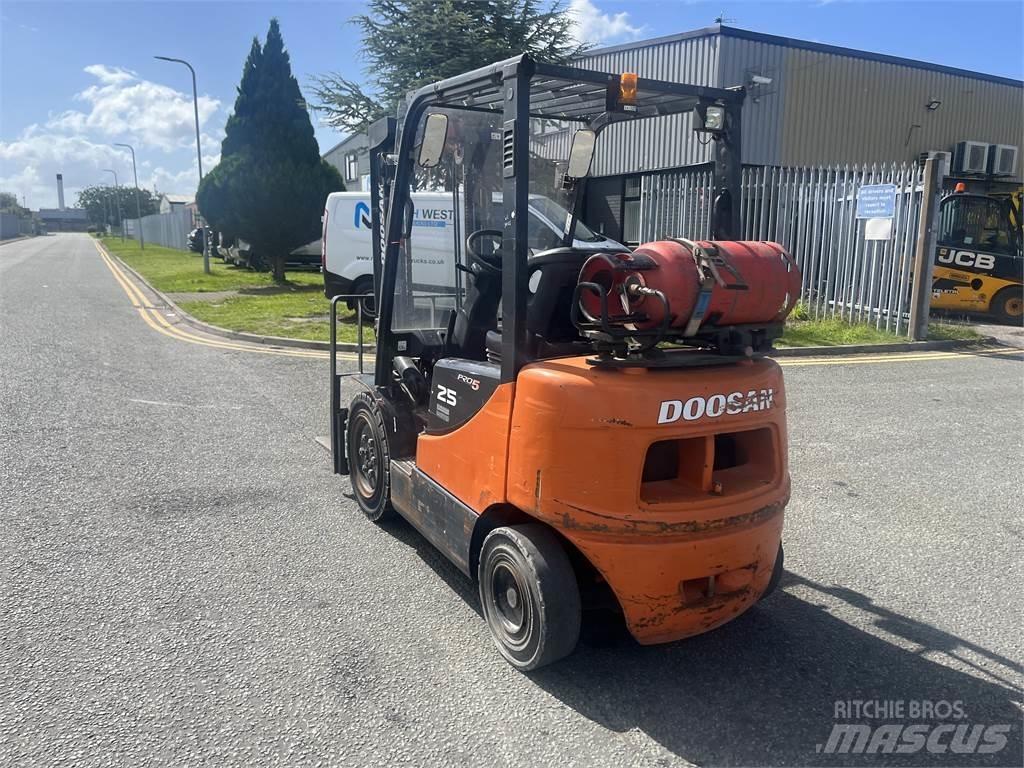 Doosan G25P-5 Gázüzemű targoncák