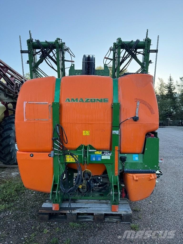 Amazone UF 1201 Vontatott trágyaszórók