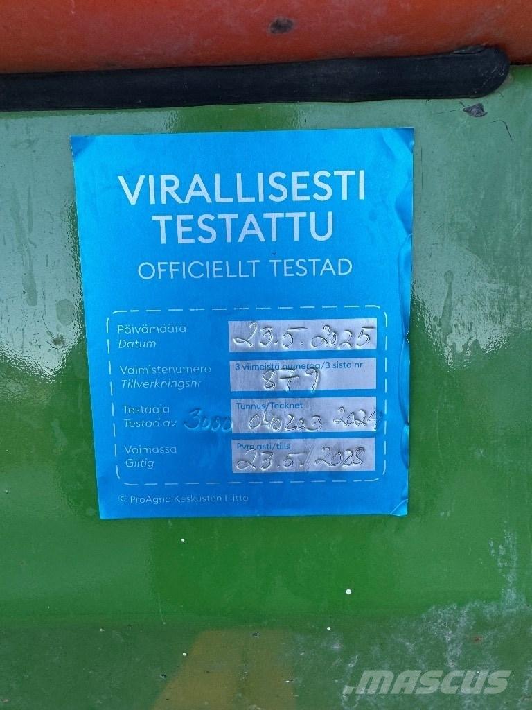 Amazone UF 1201 Vontatott trágyaszórók
