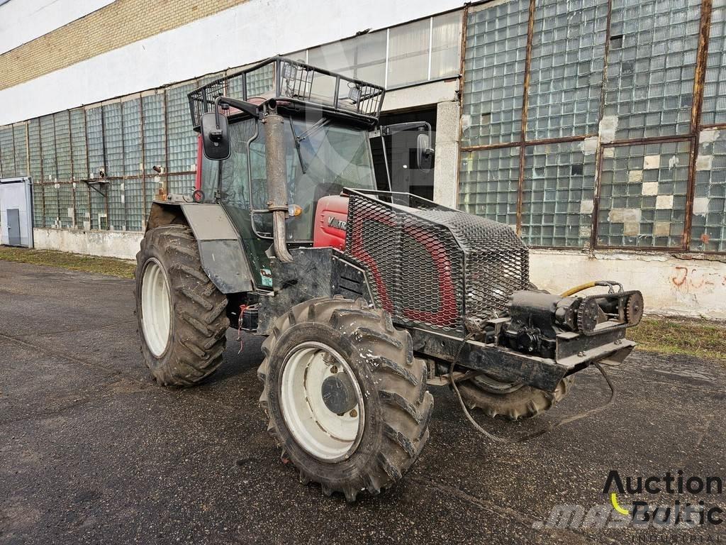 Valtra A 93H Traktorok