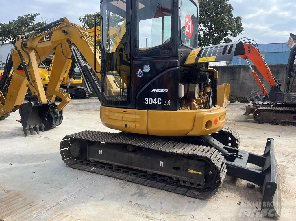 CAT 304 C Mini kotrók < 7t