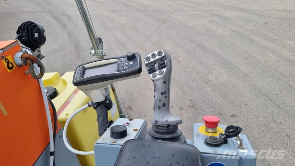  UNICUT 600 FLOOR SAW Kő és Betonvágó eszközök