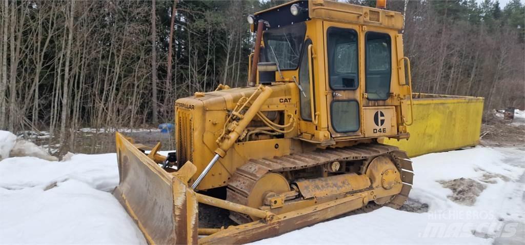 CAT D4E lánctalpas dózerek