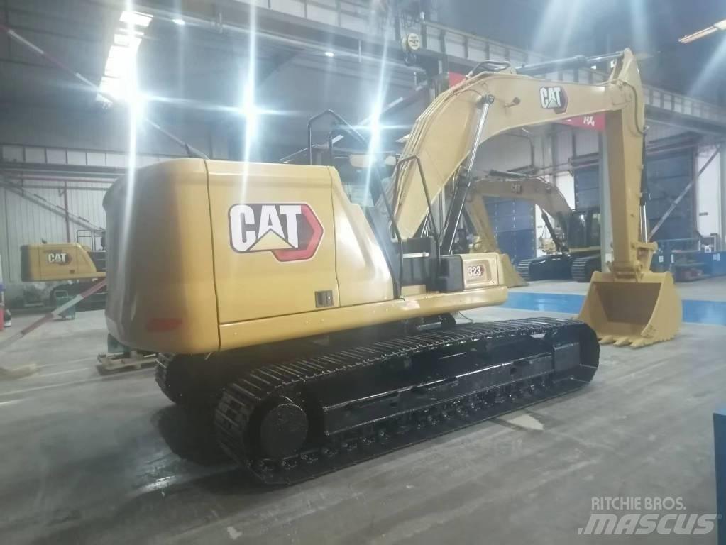 CAT 2020 CAT 323 Gumikerekes kotrók