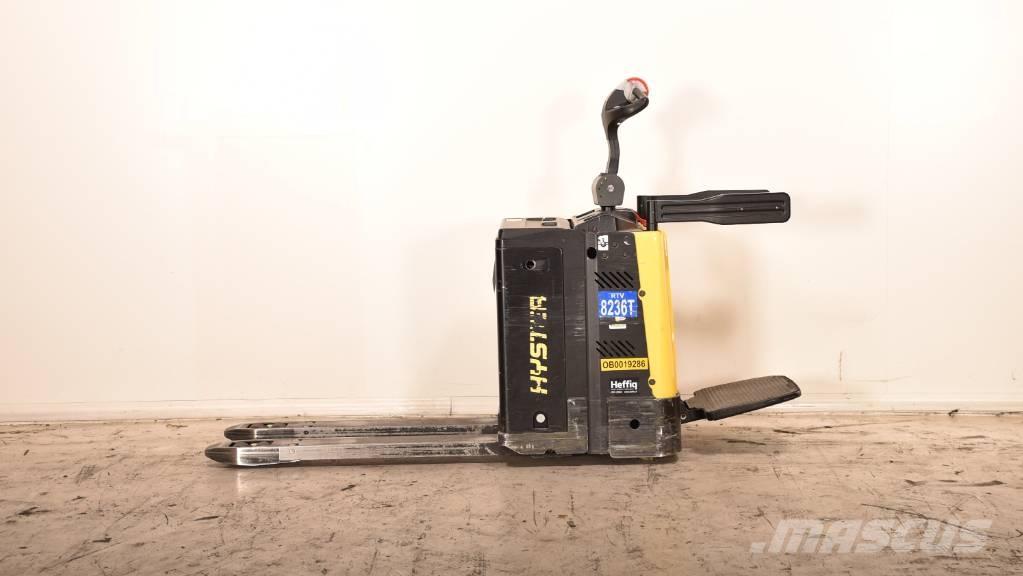 Hyster P 2.0 S Vezetőállásos alacsony emelőkocsi