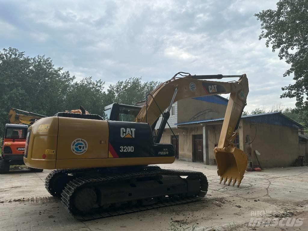 CAT 320D Lánctalpas kotrók
