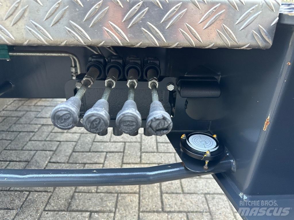 Böcker AHK 30/1600 Terepdaruk