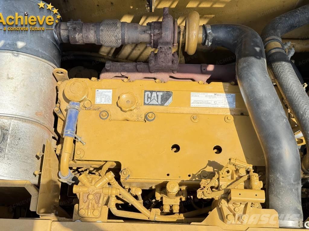 CAT 320 D2 Lánctalpas kotrók