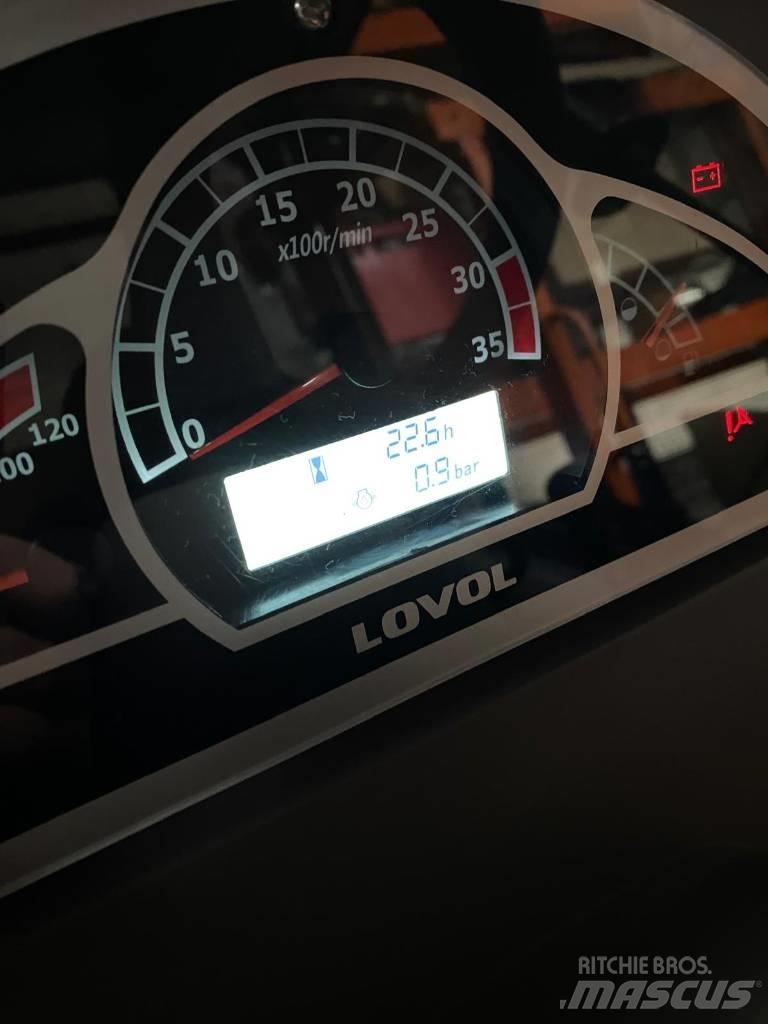 Lovol M404C Kompakt traktorok