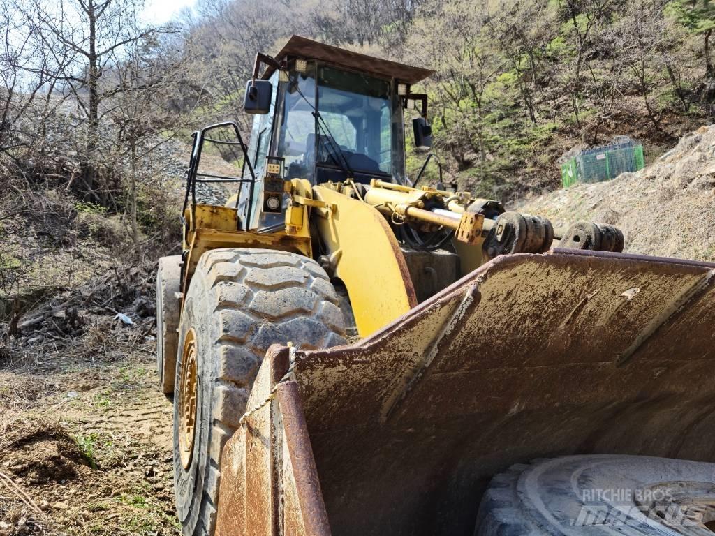 CAT 980 G Gumikerekes homlokrakodók