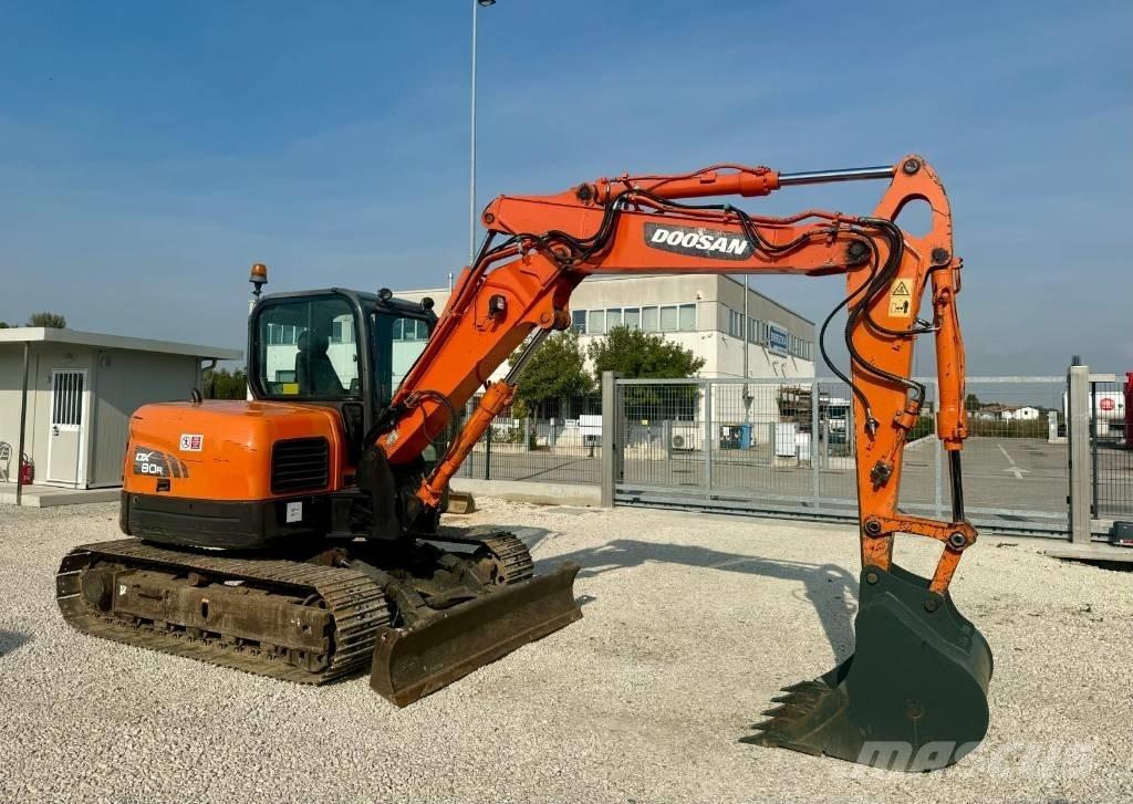 Doosan DX 80 R Közepes (midi) kotrók 7 t - 12 t