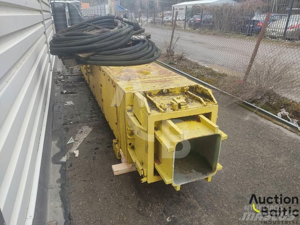 Delmag HB 30 Csőfektető dózerek