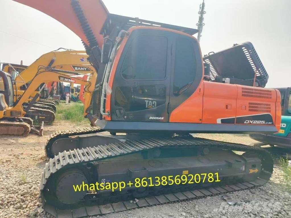 Doosan DX 225 Lánctalpas kotrók