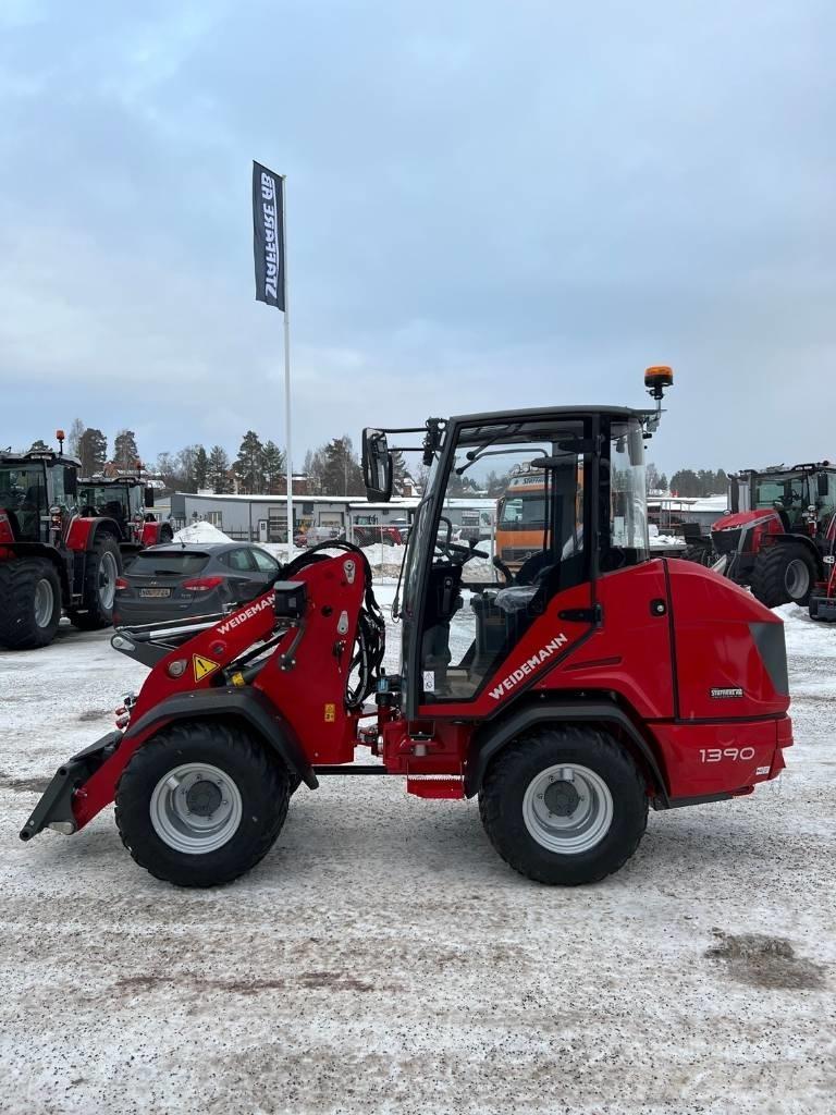 Weidemann 1390 1390 Gumikerekes homlokrakodók