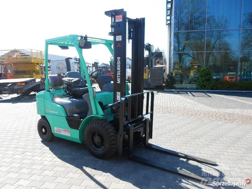 Mitsubishi FG25N Gázüzemű targoncák