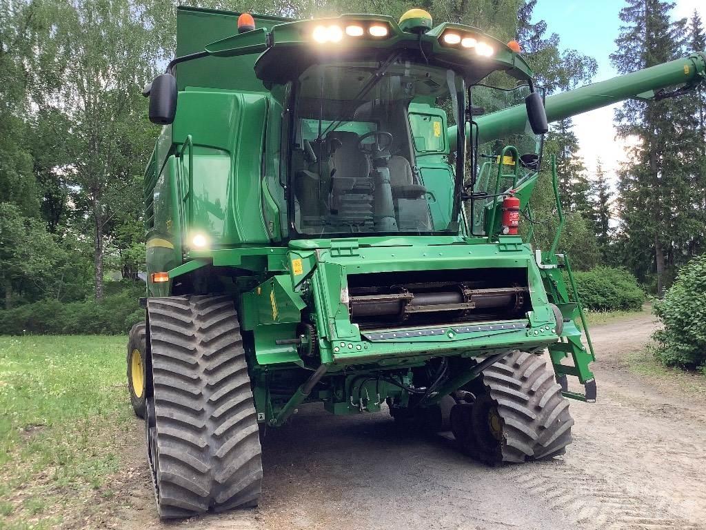 John Deere T 670 Kombájnok