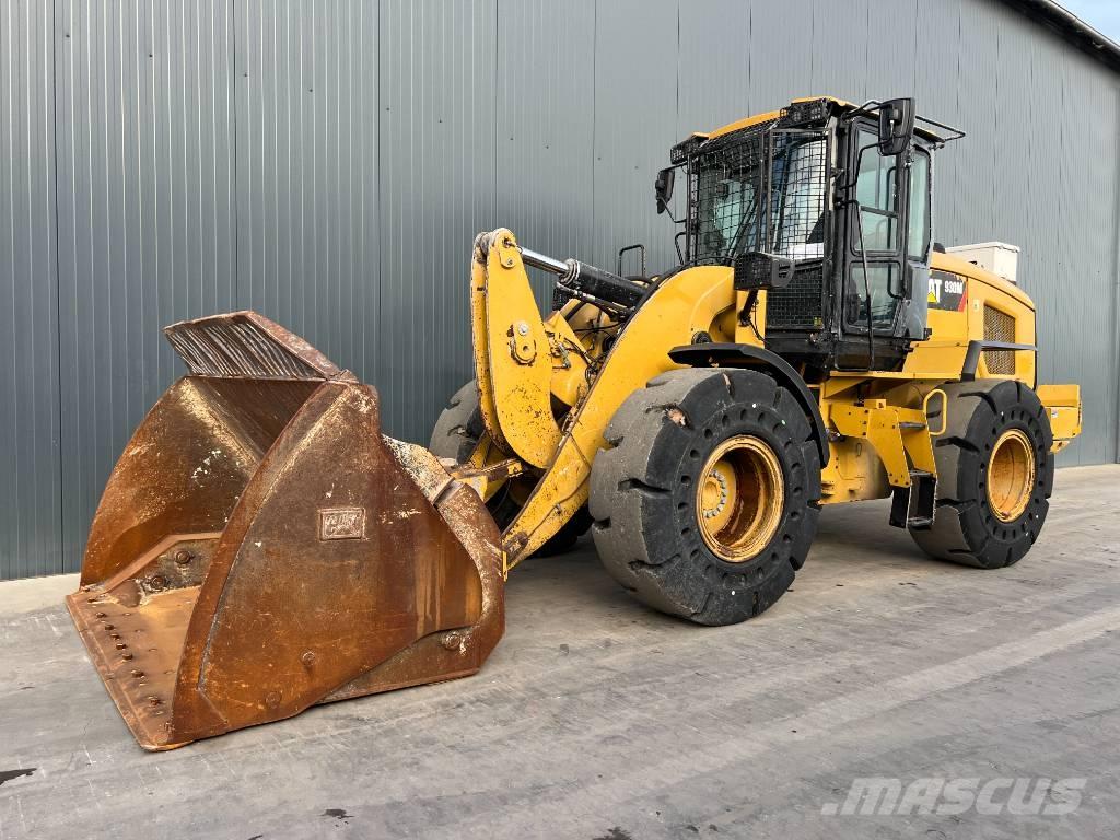 CAT 930M Gumikerekes homlokrakodók