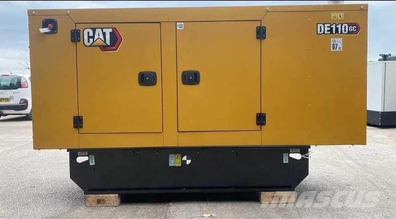 CAT DE110GC Dízel áramfejlesztők