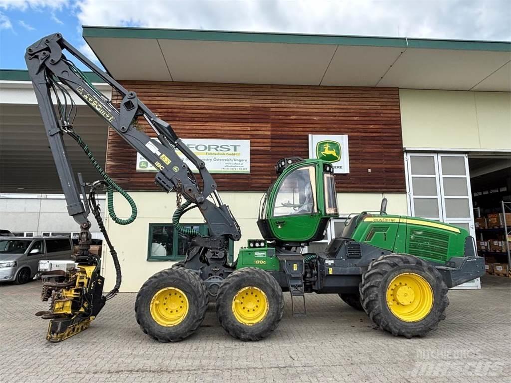 John Deere 1170 G Betakarítók