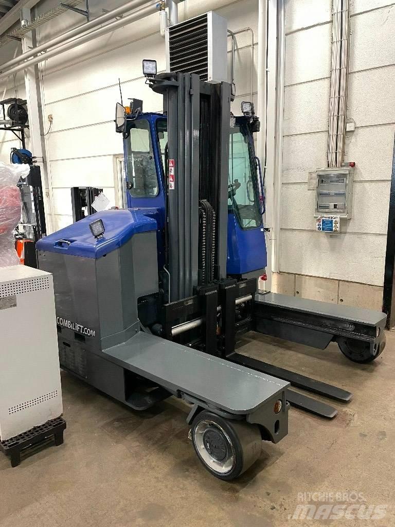 Combilift C4000ET Tolóoszlopos négyutas targonca