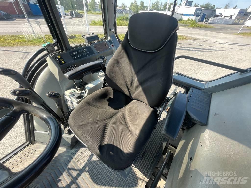 Valmet 6900 Traktorok