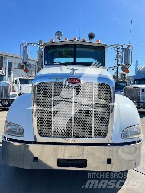 Peterbilt 384 Nyergesvontatók