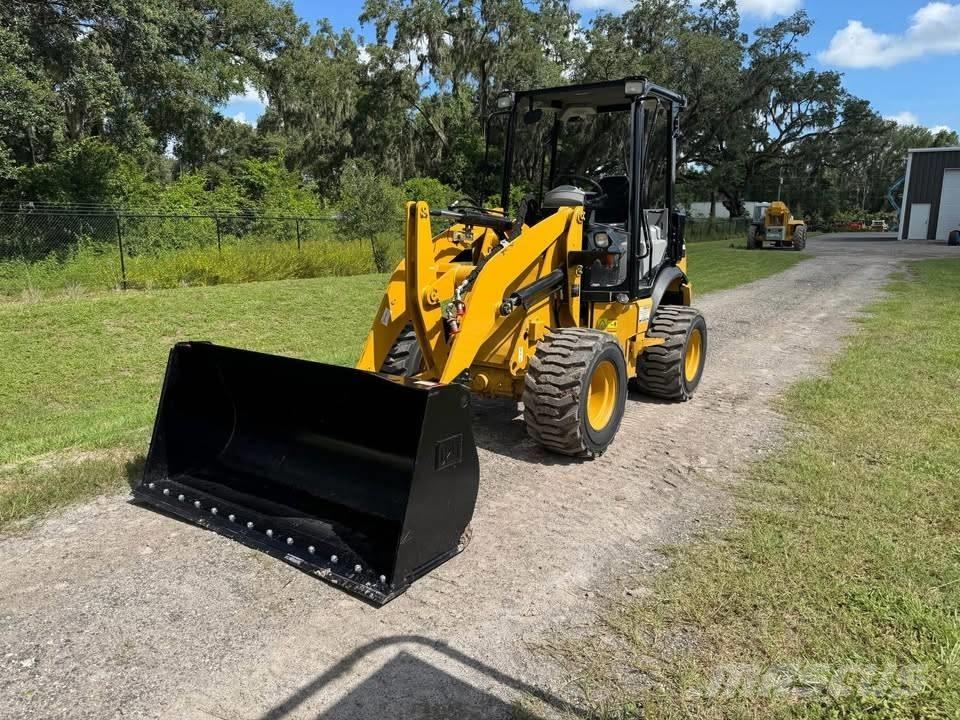 CAT 903 C2 Gumikerekes homlokrakodók